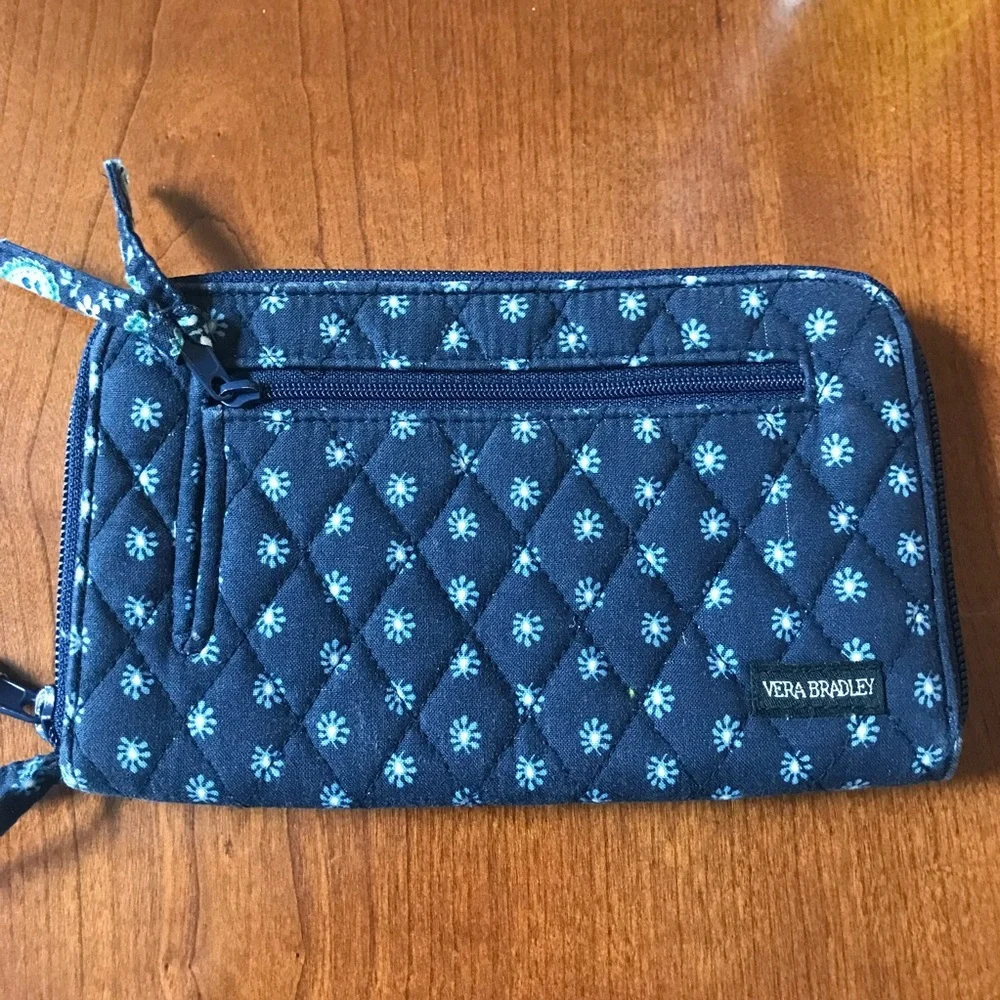 VERA BRADLEY Zip Around Wallet in Seaport Navy Pattern